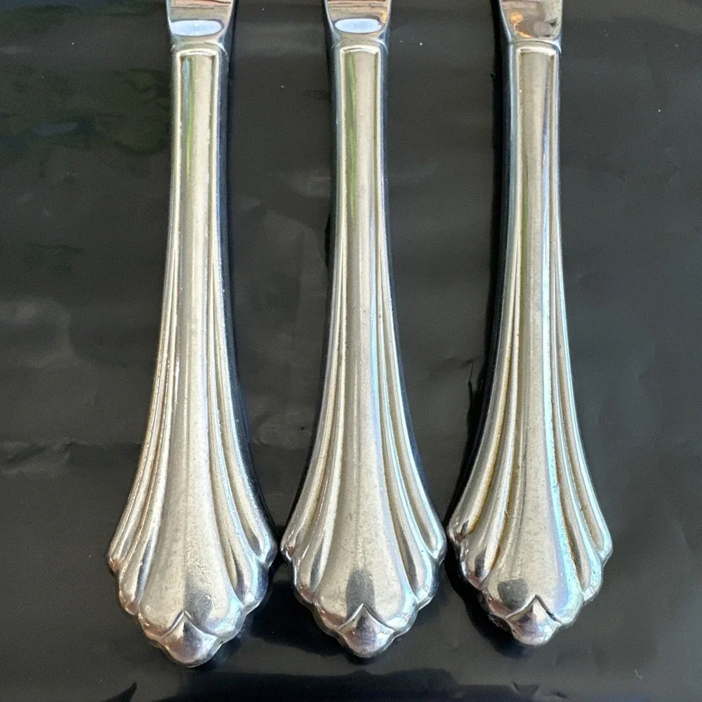 Oneida BANCROFT Stainless Set of 3 Dinner‎ Knives Flatware USA DISCOUNTINUED